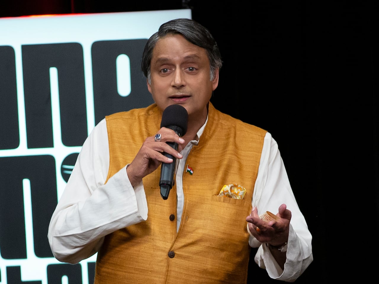 Shashi Tharoor ft Kunal Kamra