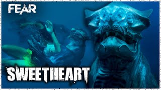 Jen Comes Face To Face With The Creature  Sweetheart 2019  Fear