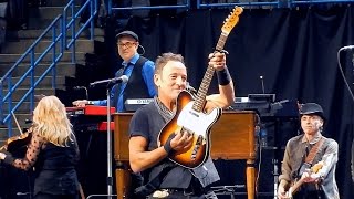 Bruce Springsteen  Dancing in the Dark  Milwaukee WI March 3 2016 LIVE ENCORE
