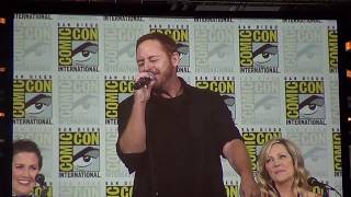 Scott Grimes sings Daddys Gone at SDCC