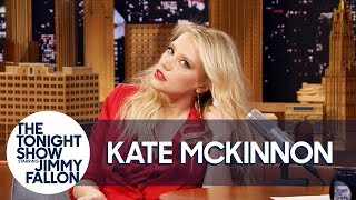 Kate McKinnon Shows Off Her Gal Gadot Impression