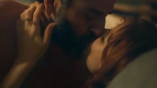 Scenes From a Marriage 1x05 Mira and Jonathan kiss Jessica Chastain Oscar Isaac