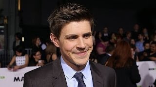Why Chris Lowell Felt Like He Was Being Pranked at the Veronica Mars Premiere