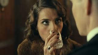 May Carleton tries Tommys gin before the kiss  S04E04  PEAKY BLINDERS