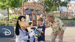 Goofy  Bill Farmer Celebrate International Friendship Day at Walt Disney World