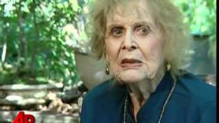 Titantic Costar Gloria Stuart Dies at 100