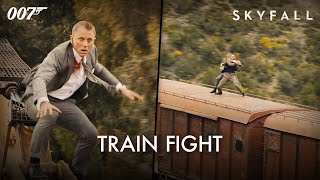 SKYFALL  Train Fight  Daniel Craig Naomie Harris  James Bond