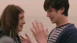 Georgia and Robbie vid Angus thongs and perfect snogging