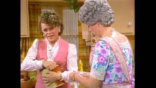 Mamas Family  Mamas home gets new residents when her grown son Vint moves with his two children