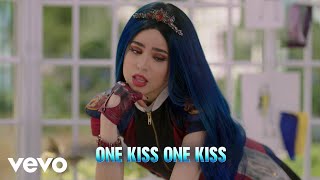 Sofia Carson Dove Cameron China Anne McClain  One Kiss From Descendants 3SingAlong