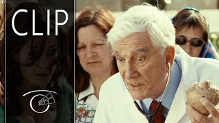 Spanish Movie  Clip Leslie Nielsen