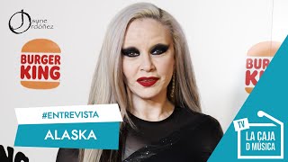 ALASKA sobre ALASKA REVELADA  No est ORIENTADA como un DOCUMENTAL TIENE TRES PARTES