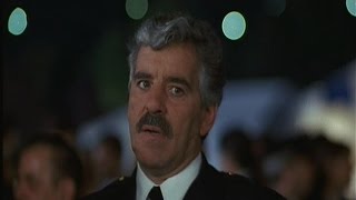 Dennis Farina Striking Distance 1993