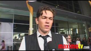 Steve Howey Interview at STAN HELSING Premiere