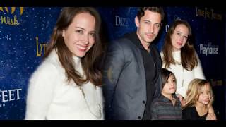 Amy Acker and her husband james carpinello and children