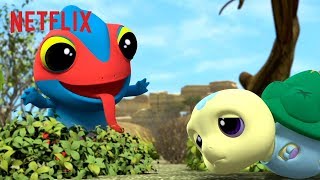 Chameleon Scares Turbo in Hide  Seek  YooHoo To The Rescue  Netflix Jr