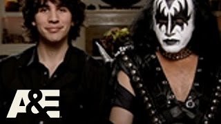 Gene Simmons Family Jewels The Lost Couches Genes Quirks  AE