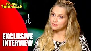 Lights Out Has the Scariest Costume Ever  Exclusive Interview 2016