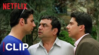 Paresh Rawal Threatens Akshay Kumar  Comedy Scene  Awara Paagal Deewana  Netflix India