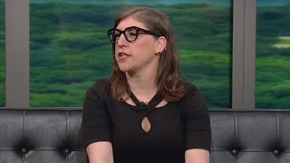 Mayim Bialik Says Images Thoughts After Fathers Death Inspired New Movie As They Made Us