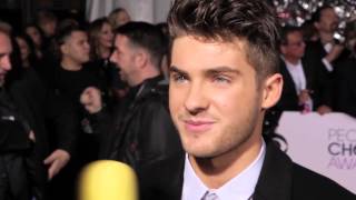 Cody Christian Describes His Perfect Date Night  Burger at the Peoples Choice Awards 2016