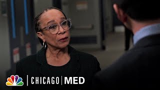 Goodwin Agrees to Scrub in as an OR Nurse  NBCs Chicago Med