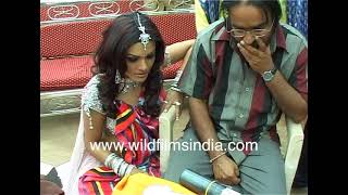 Koena Mitra Sunil Shetty Chunky Pandey Shreyash Talpade on location for Aapna Sapna Money Money